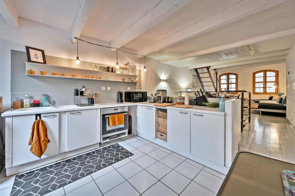La Bulle - Parking Gratuit En Souterrain - 2 Mins Du Palais Des Papes - Clim Ac - Wifi Apartment Avignon Exterior foto